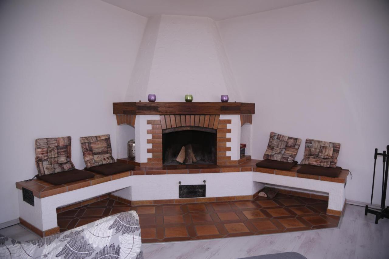 Haus Aissa Appartement Kandern Buitenkant foto